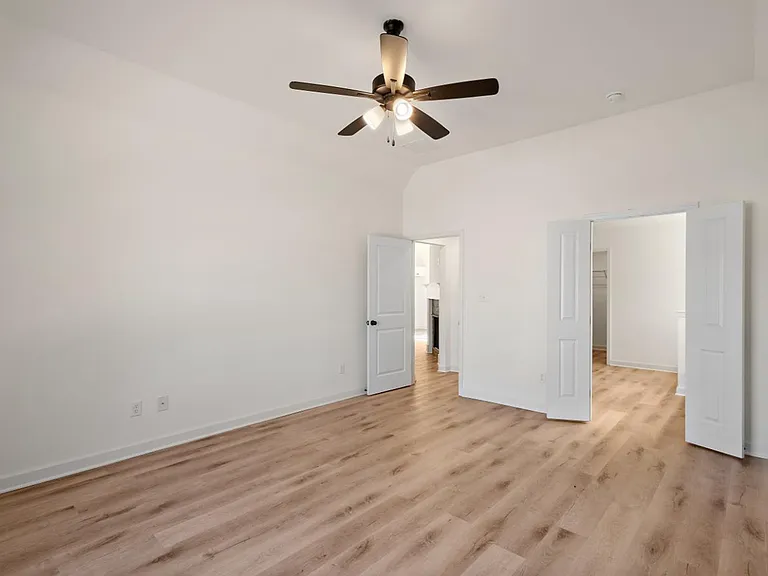 6275 Clover Ct — Photo 8