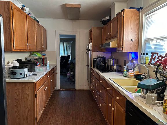 4th image of 108 W Hughes St