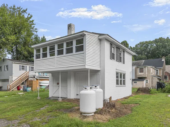 176 Walnut St APT B, Mont Clare, PA 19453