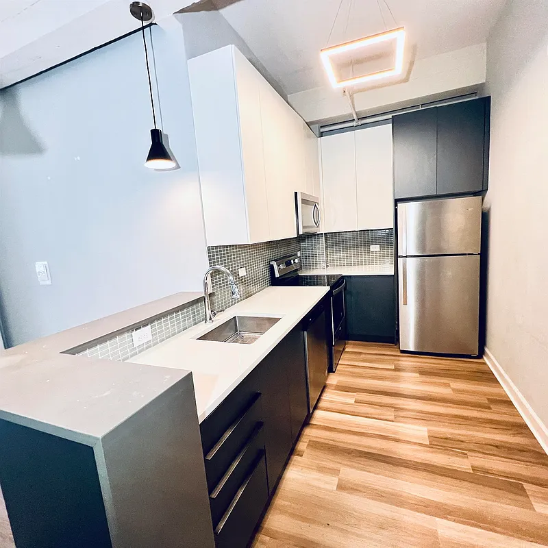 160 Lafayette Street 52108