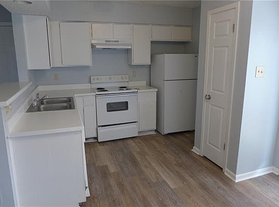 3rd image of 1605 Onion Creek Village Dr APT B