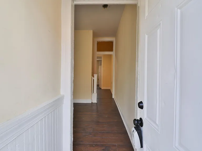1303 James St — Photo 9