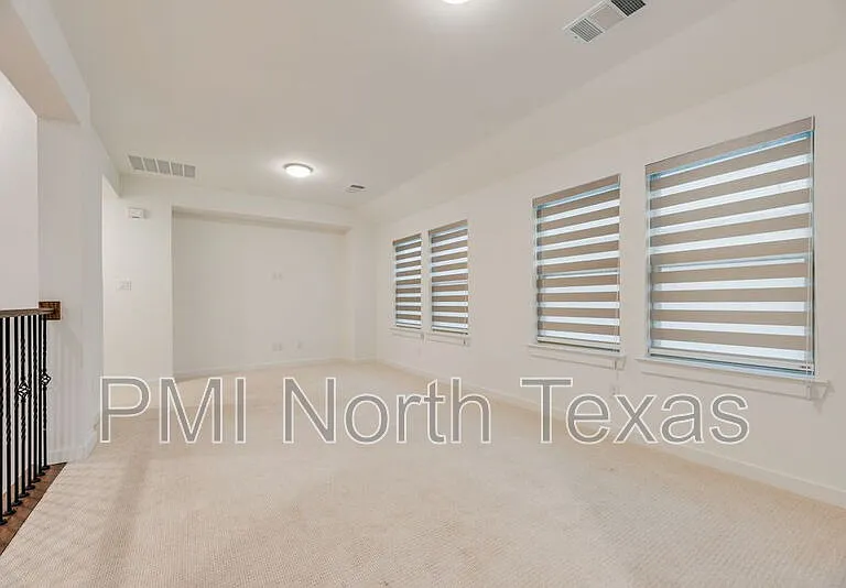3926 Stars St — Photo 12
