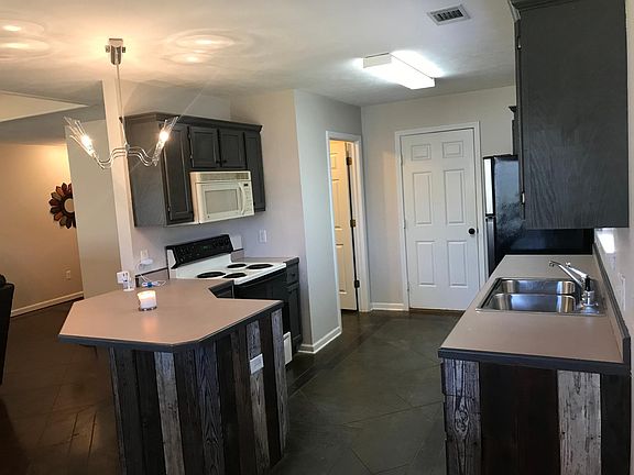 2nd image of 4610 Hardwood Dr