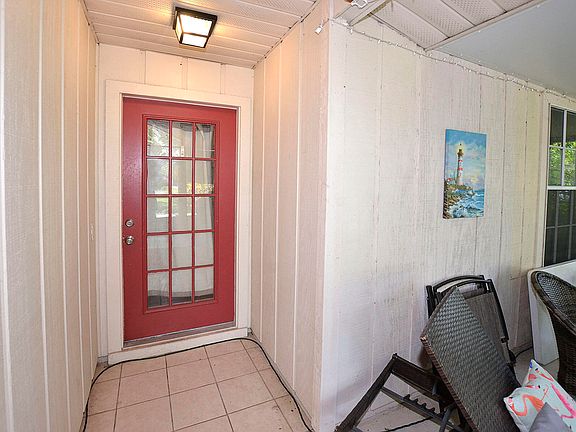 5th image of 1136 42 Avenue