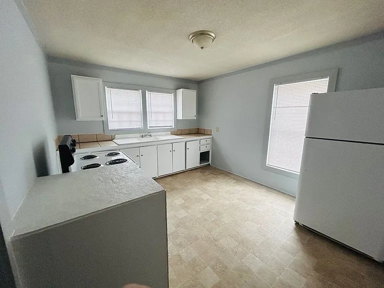 308 W Kivett St — Photo 35