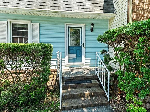 3rd image of 39 Wildwood Ave