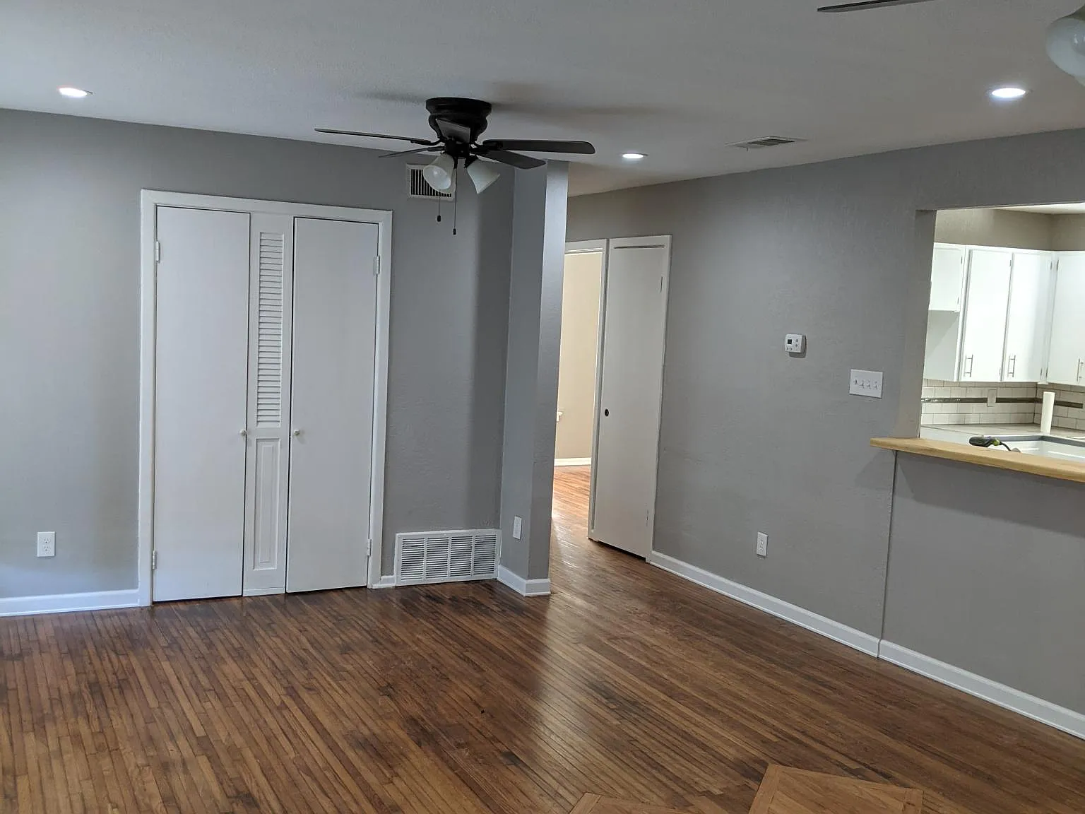 3 bed, 1328 sqft, $2,000 — Photo 3