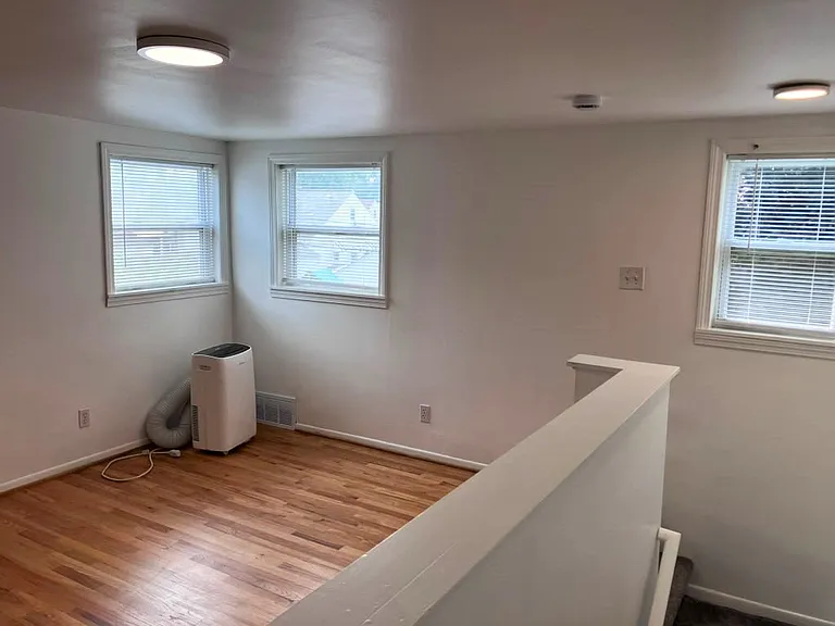 8072 Superior Ave — Photo 14