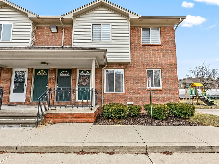 18530 E Forteen Mile Rd — Photo 37