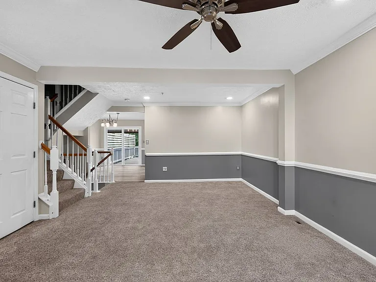 8155 Deer Chase Ln — Photo 3