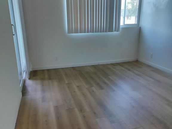 5th image of 5725 Reseda Blvd APT 24