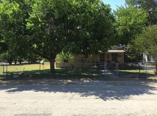 613 Petersburg St, Castroville, TX 78009