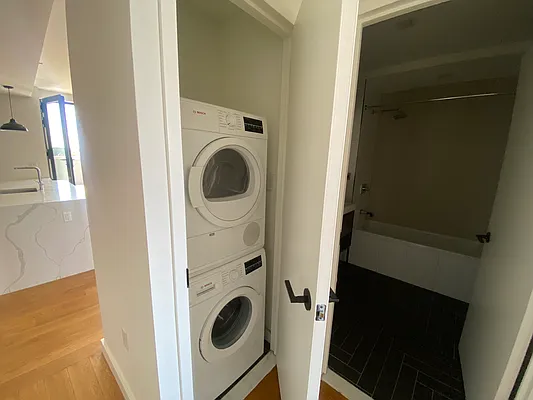 Rented by Zjama Realty Corp | media 10