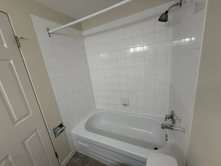 1468 Government St — Photo 7