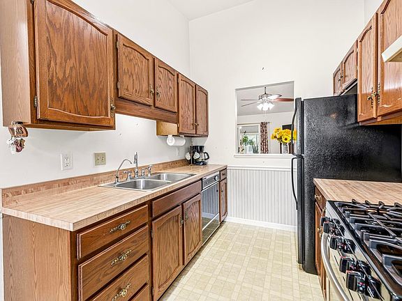 5th image of 1840 Saint Michaels Ct