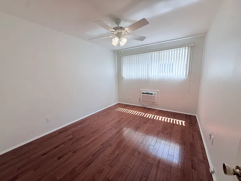 2714 W Clark Ave #F4 — Photo 8