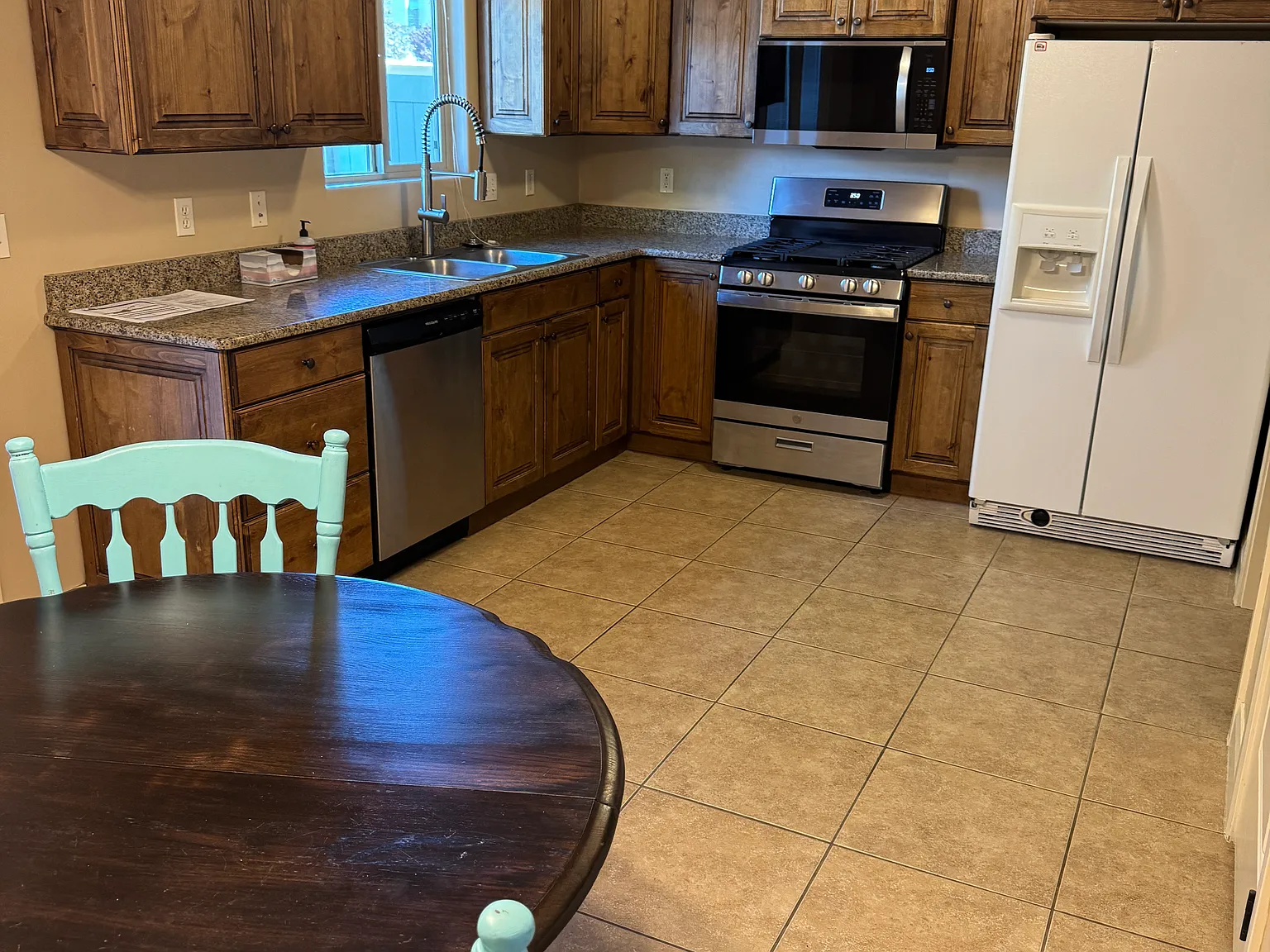 3 bed, 2.5 bath, 1365 sqft, $1,425 — Photo 4