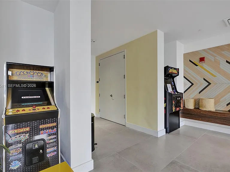 121 NE 34th St #2310 — Photo 52