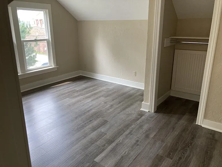 Upstairs NW bedroom