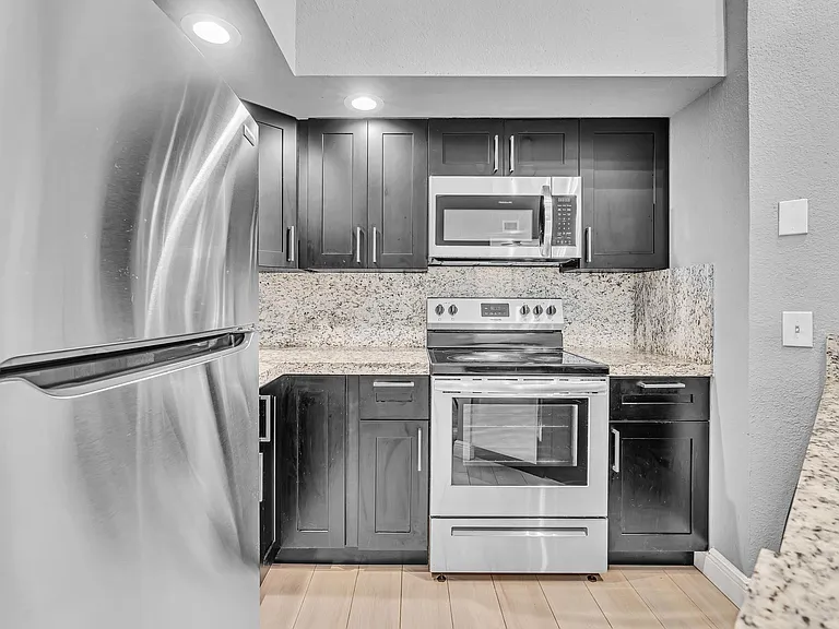 3300 Pinewalk Dr N #1925 — Photo 5