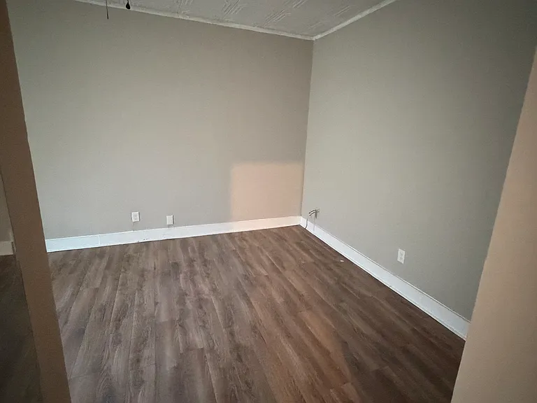 1485 Jackson Ave — Photo 15