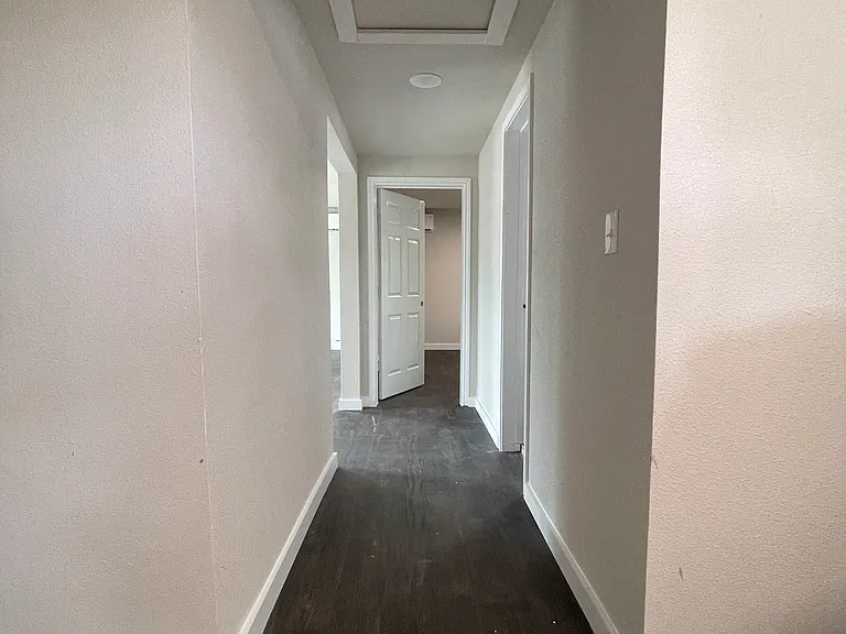 307 E Good St #B — Photo 5