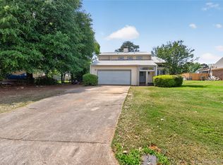 105 E Pondella Dr, Enterprise, AL 36330