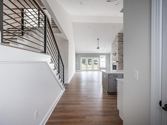 4th image of 48 Grandset Dr