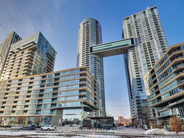 21 Iceboat Ter #3012, Toronto, ON M5V 4A9