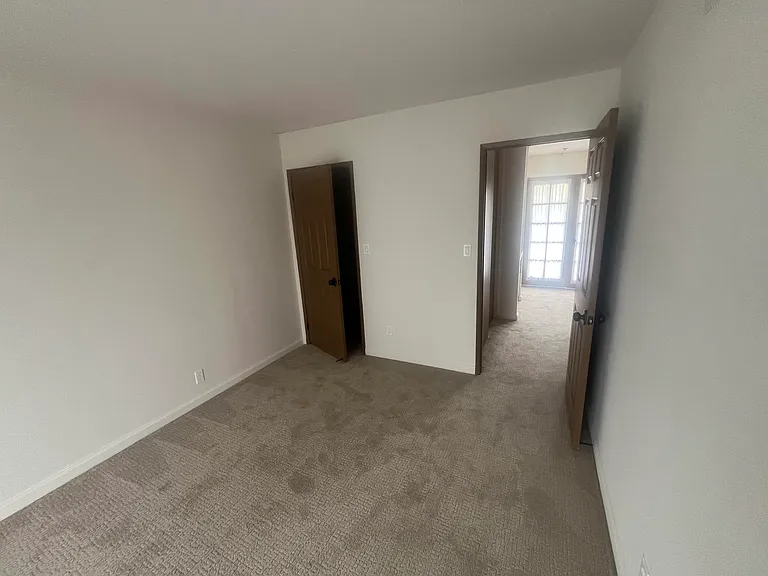 1584 Redlands Pl #C — Photo 4