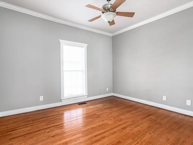 327 Mill Rd — Photo 17