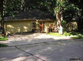 408 N Martin Dr, Bellevue, NE 68005