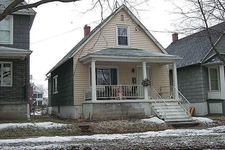 2nd image of 1636 Falls St