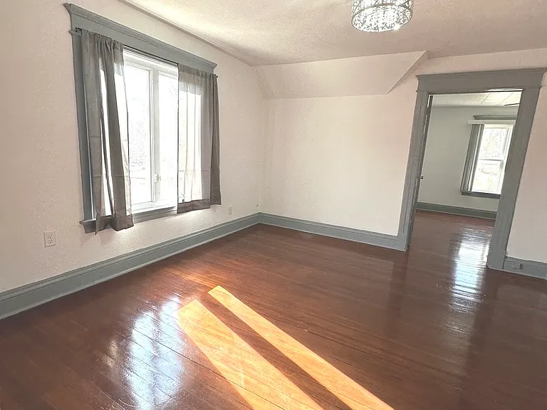 408 S Gardiner Ave #2 — Photo 16