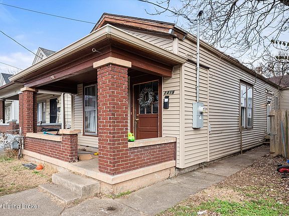 4th image of 2419 Montgomery St