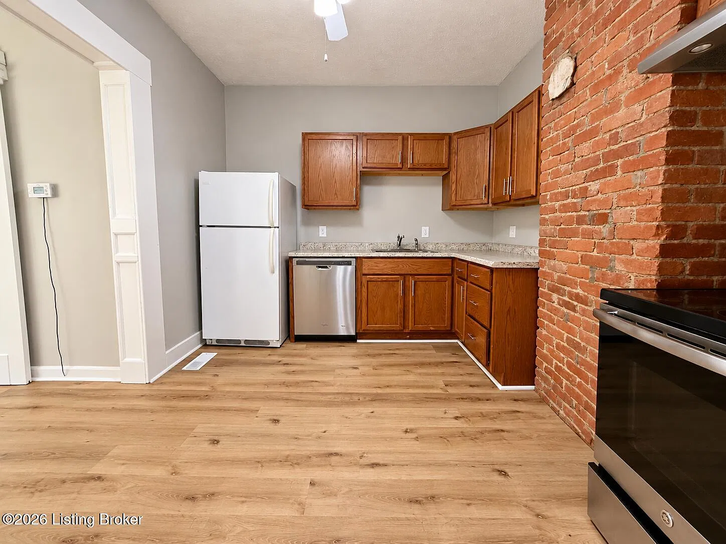1 bed, 1.0 bath, 650 sqft, $895 — Photo 3