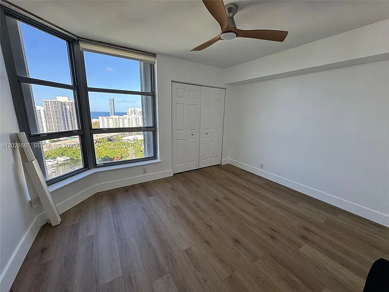 3530 Mystic Pointe Dr #2709 — Photo 28