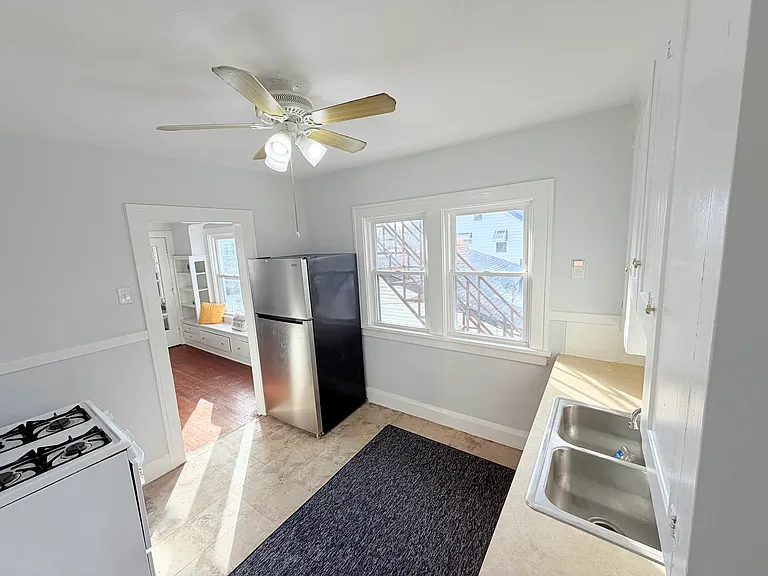 15711 Grovewood Ave #2 — Photo 18