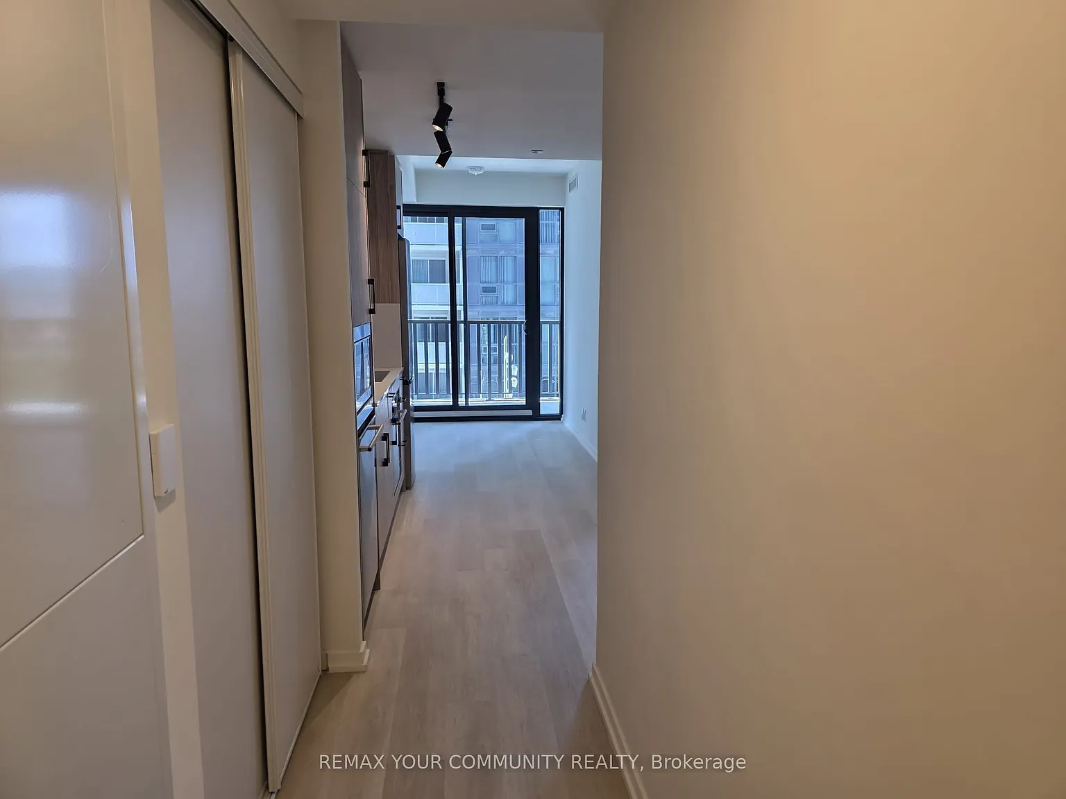 1 bed, $2,300 — Photo 3