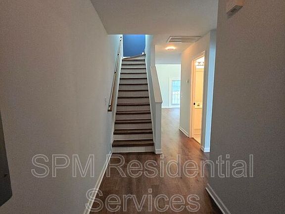 3rd image of 5061 Peachtree Ave