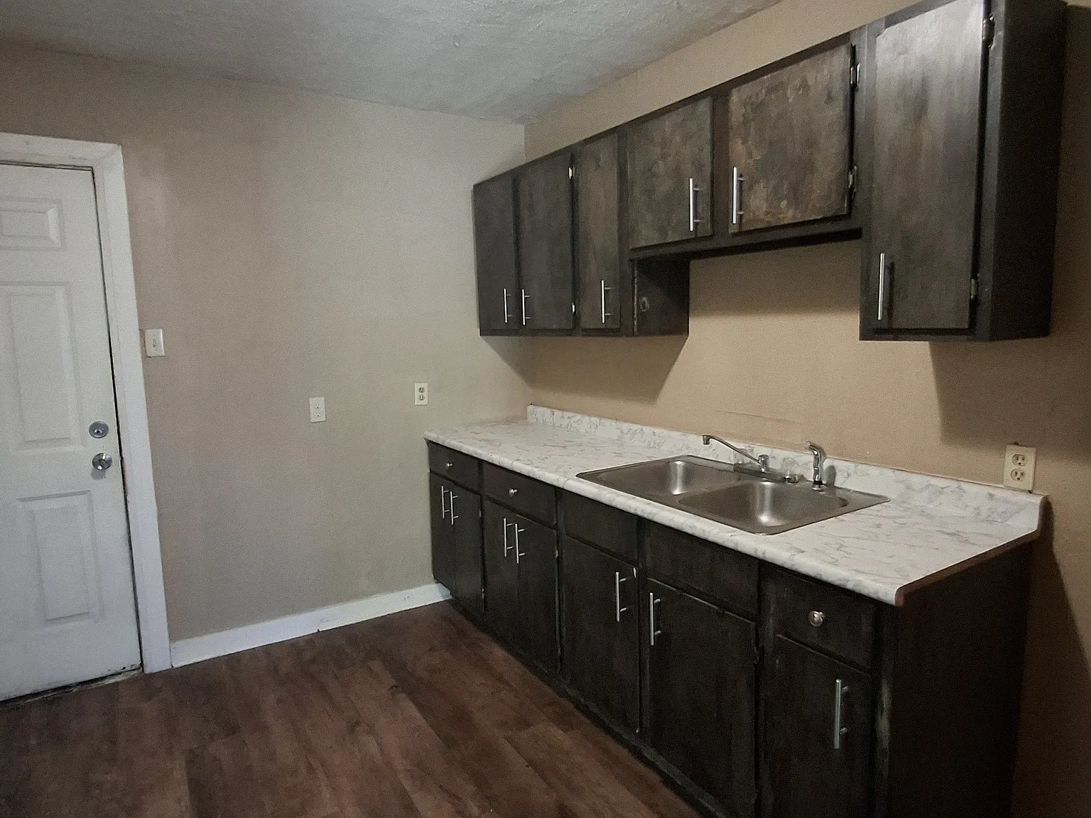 2 bed, 776 sqft, $800 — Photo 2