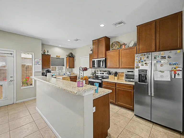 8225 S 5th Ln — Photo 5