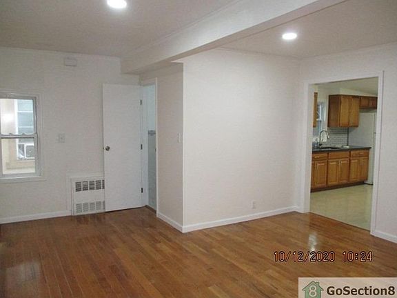 4th image of 1726 Rockaway Pkwy #1