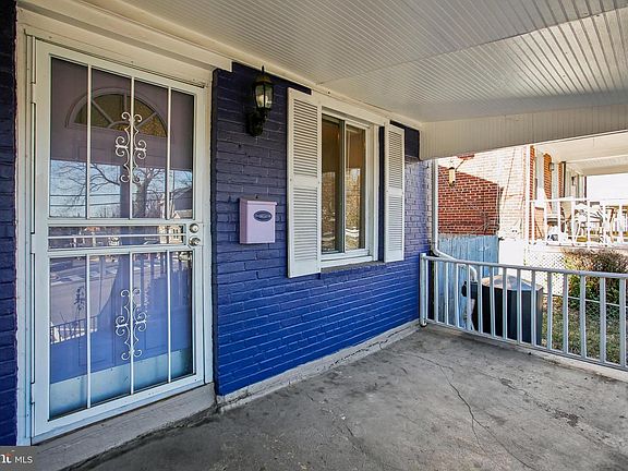 3rd image of 836 Division Ave NE