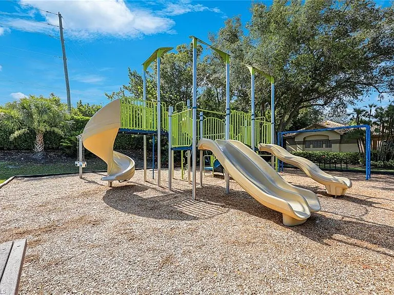 7720 Gardner Dr #201 — Photo 22