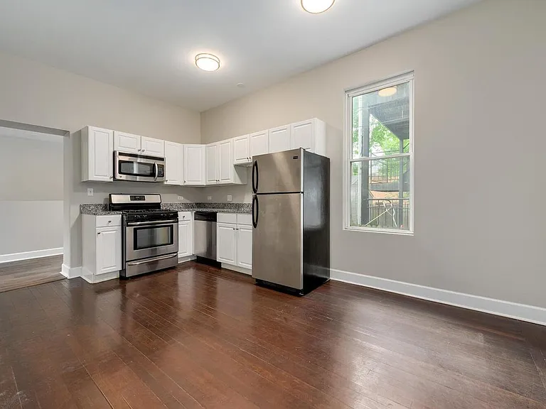1847 W Armitage Ave #3R — Photo 4