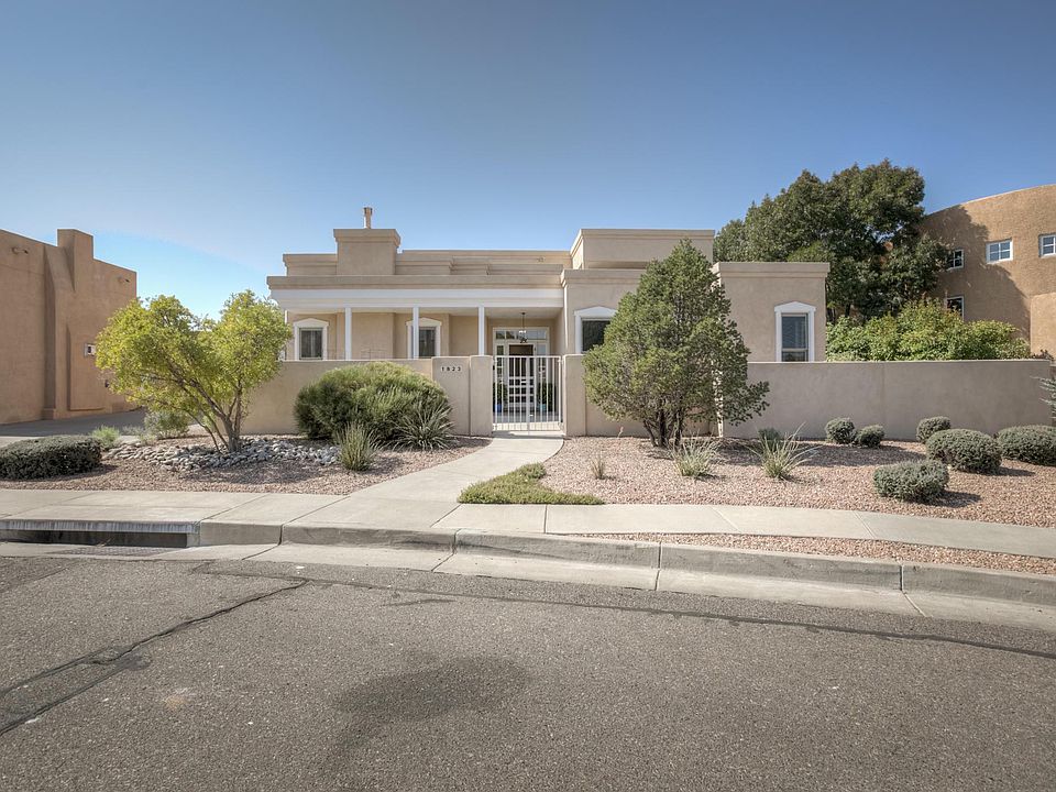 1st image of 1823 Avenida Alturas NE
