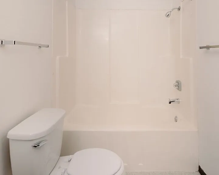 Highlander Apartments — Photo 13