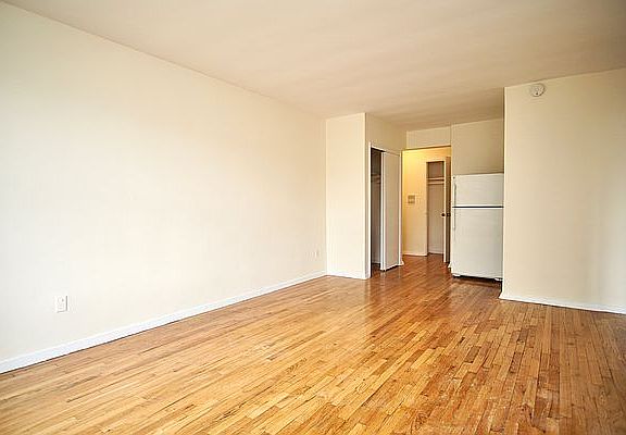 2nd image of 87-01 Elmhurst Ave #2AB